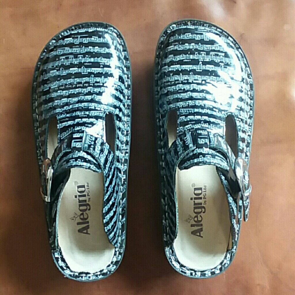 ALEGRIA Music Notes Clogs